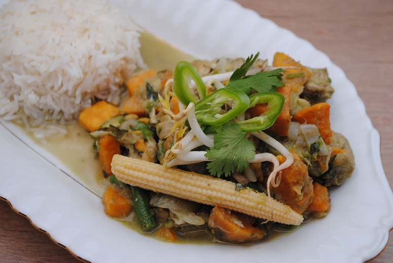 Zielone curry z kurczakiem i warzywami