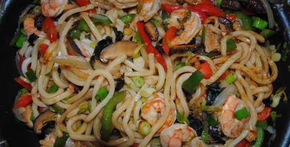 Makaron udon z krewetkami