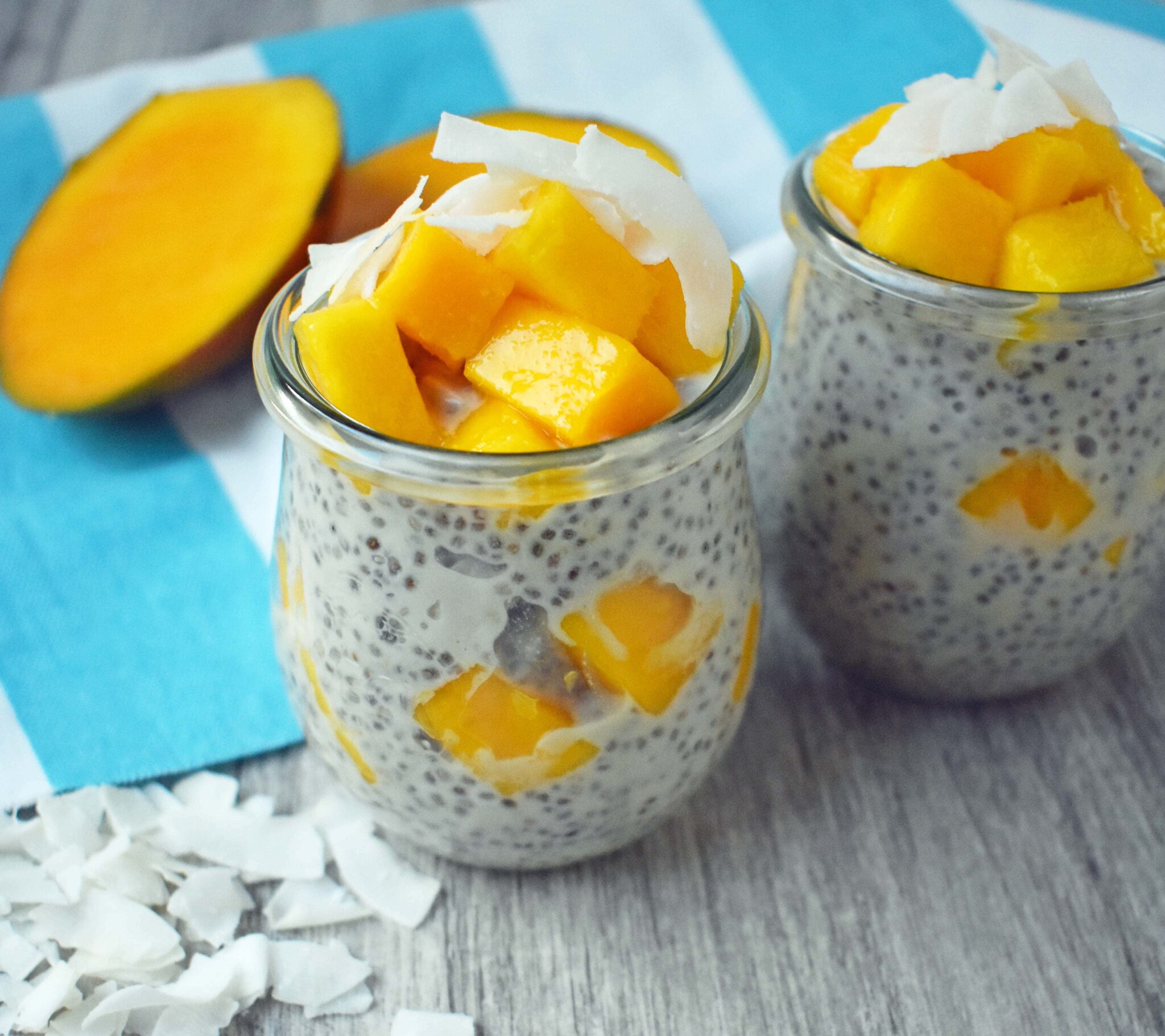 Pudding chia z mango i mleczkiem kokosowym