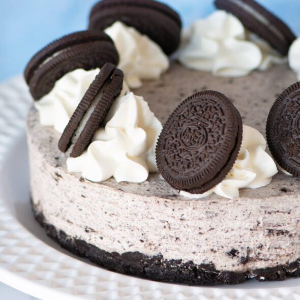Sernik z ciastkami Oreo