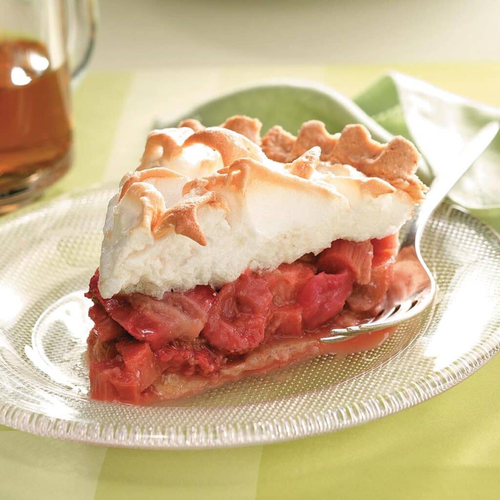 Tarta z rabarbarem i bezą