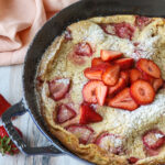 Dutch baby z truskawkami