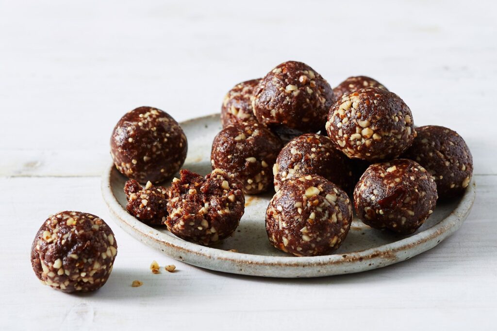Energy balls z daktylami i migdałami