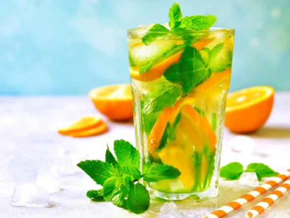 Lemoniada z pomarańczą, cytryną i miętą