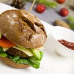 Pełnoziarniste bułki do burgerów – puszyste i maślane