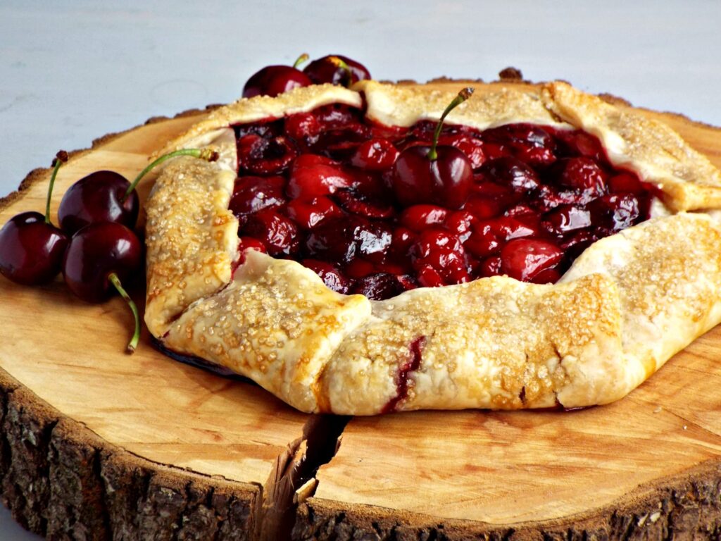 Rustykalna tarta z wiśniami