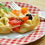 Sałatka z tortellini i mozzarellą