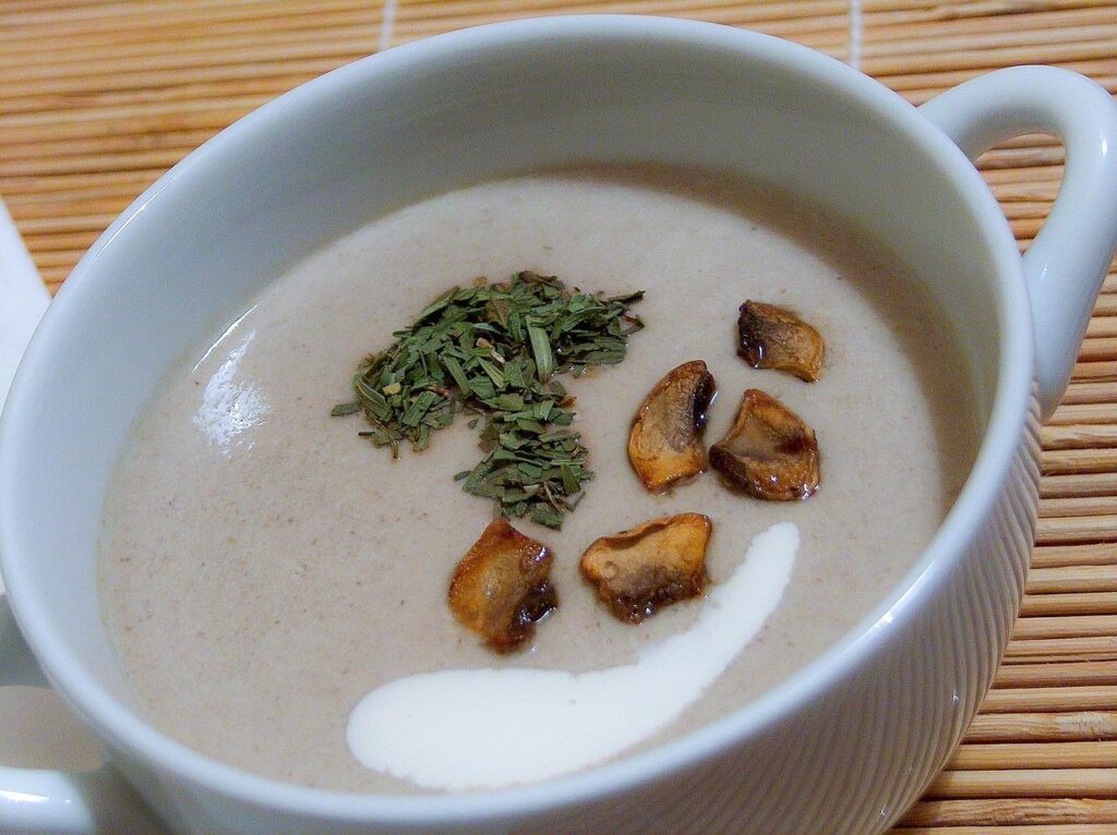 Zupa pieczarkowa