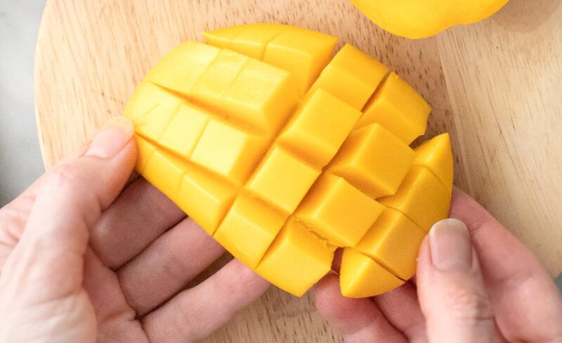 Jak obrać mango